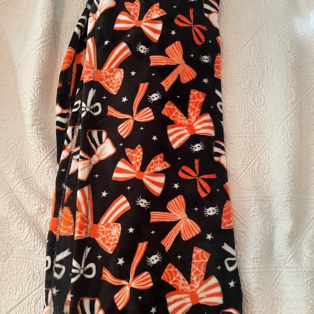 Trick or treat Halloween oversized throw blanket with ribbons bows spiders 50x70